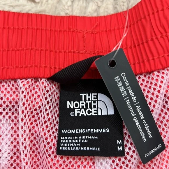 The North Face women’s windwall outline shorts horizon red Size Medium, New! - Picture 10 of 16